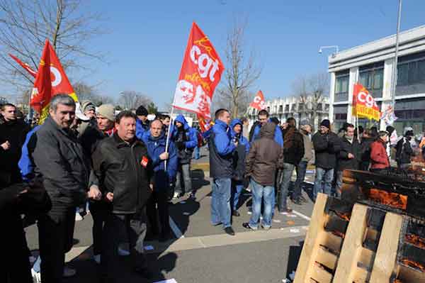 Délit d’entrave à la SNECMA.