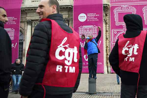 Faire gr&egrave;ve apr&egrave;s la date indiqu&eacute;e dans le pr&eacute;avis