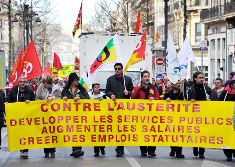 NÉGOCIATIONS SALARIALES SOUS TENSION