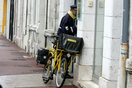 Des postes pour La Poste