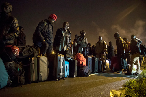 De Calais à Paris : accueil, ou opérations de police ?
