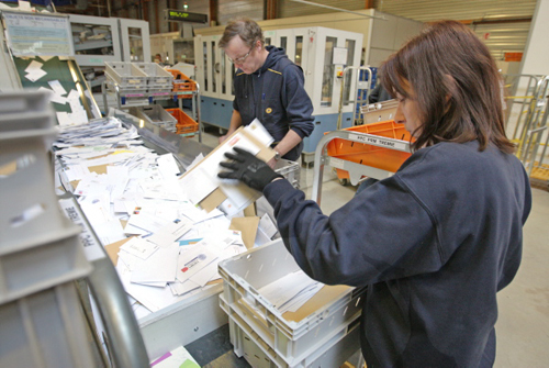 Touche pas à ma poste !