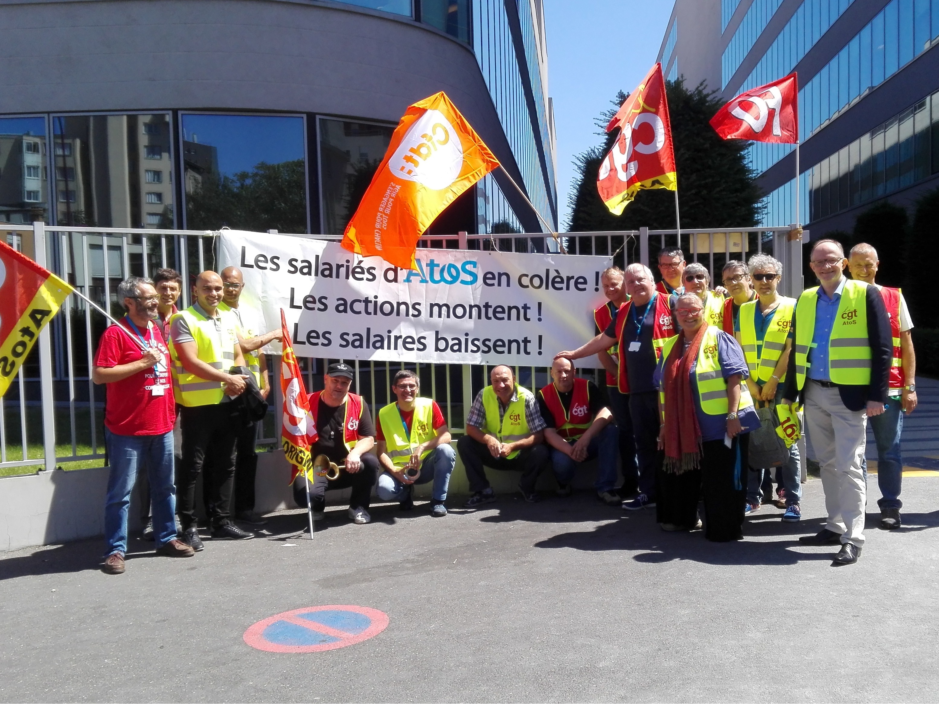 Mobilisation pour les salaires chez Atos-France