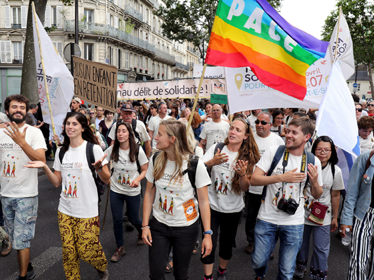 Dimanche 17 juin 2018, la marche solidaire organisée par l’Auberge des migrant, association qui vient en aide aux migrants à Calais, faisait étape à Paris.