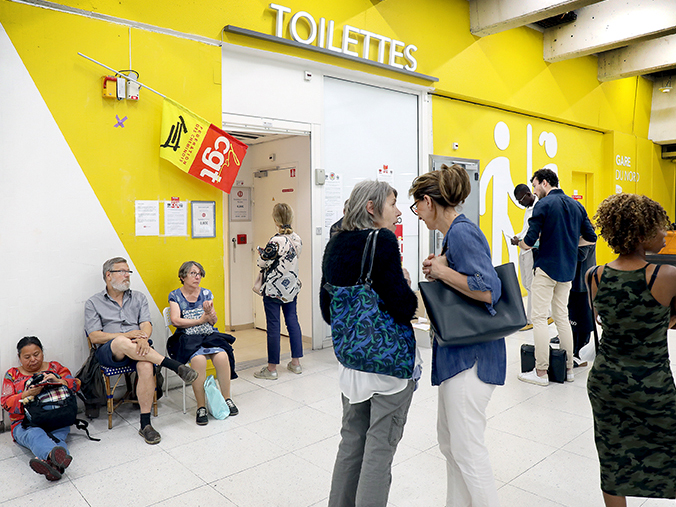 Toilettes des gares de Paris : la justice condamne les grévistes à perdre leur emploi